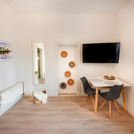 Apartment Apartmenthaus Fritz Reuter Schwerin (Mecklenburg-Vorpommern)