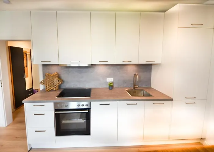 Apartmenthaus Fritz Reuter * Schwerin (Mecklenburg-Vorpommern)